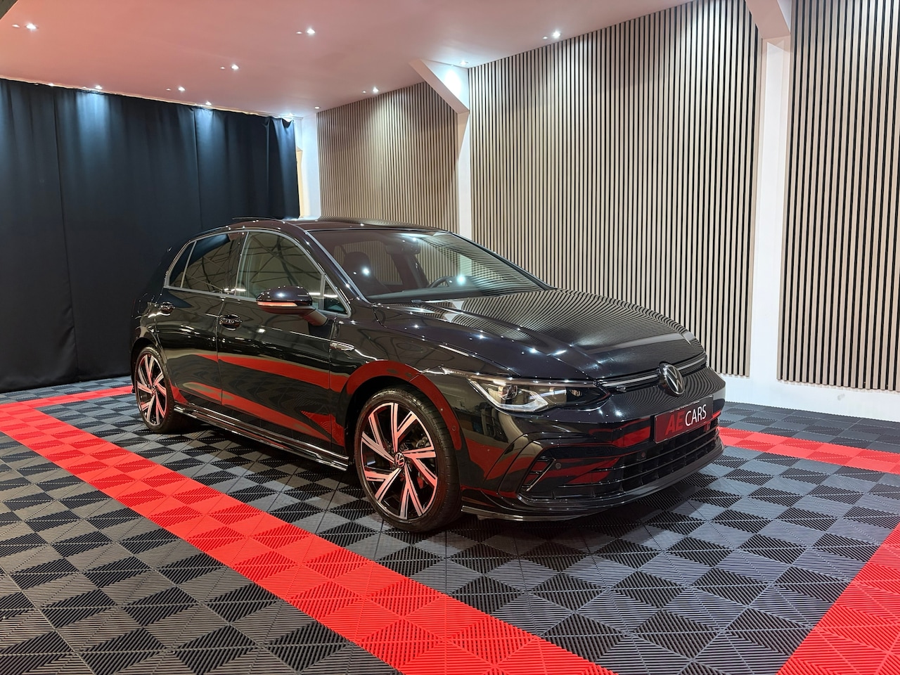 Volkswagen Golf - 1.5 eTSI R-Line Business Pano|Matrix led|Hud|Harman&Kardon - AutoWereld.nl