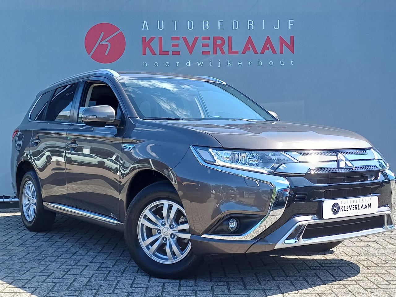 Mitsubishi Outlander - 2.4 PHEV Pure | TREKHAAK AFNEEMBAAR | CAMERA | PDC | Wij bieden financiering mogelijkhede - AutoWereld.nl