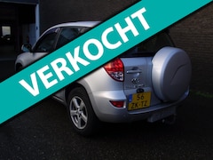 Toyota RAV4 - 2.0 VVTi Linea Terra MET AIRCO TERKHAAK