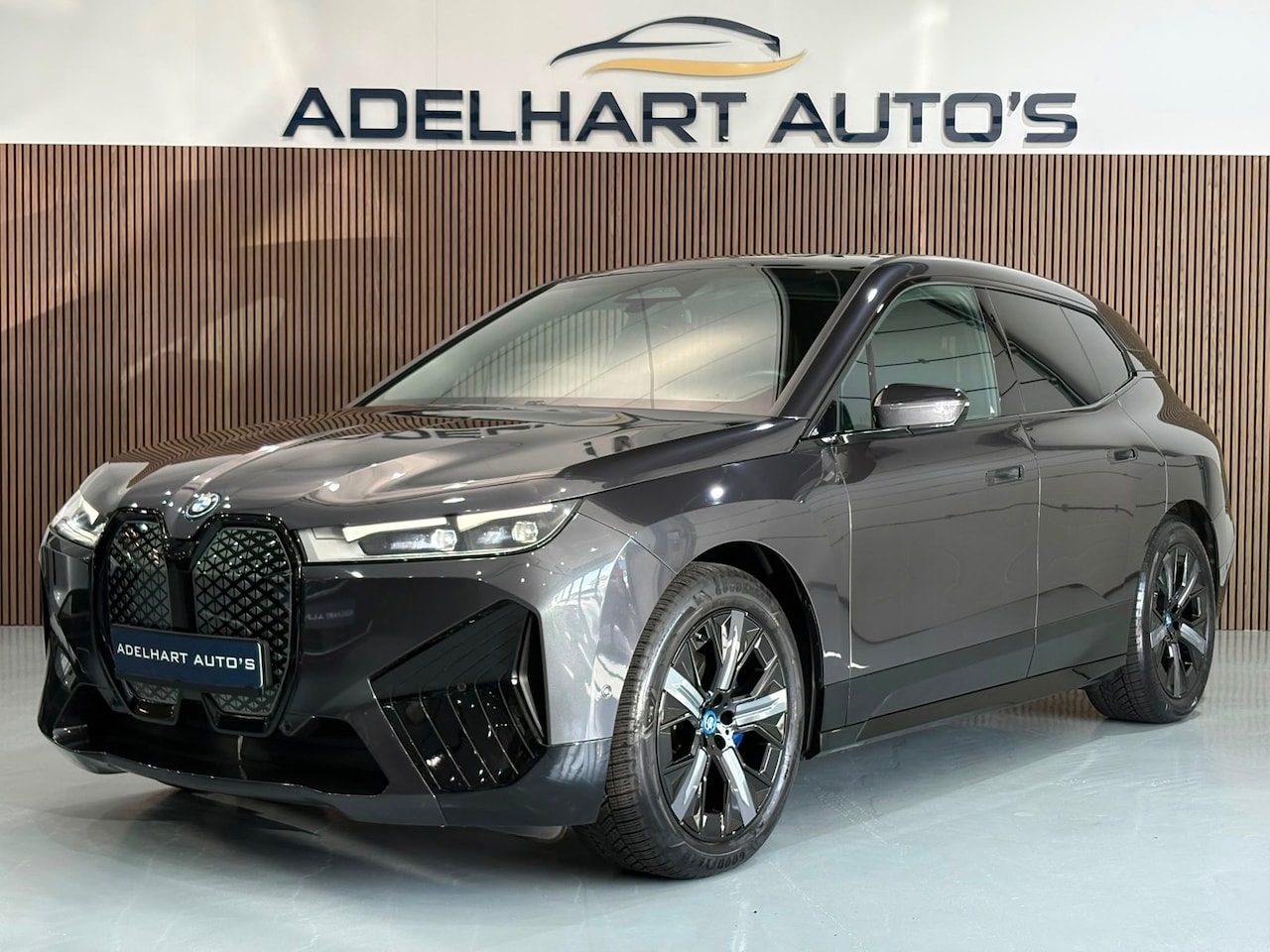 BMW iX - XDrive50 Business Edition Plus 112 kWh / Panoramadak / Full map navigatie / Cruise control - AutoWereld.nl