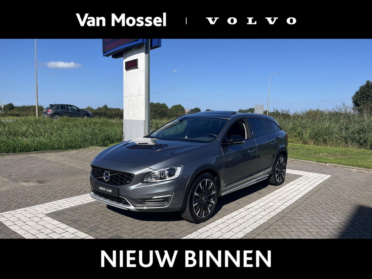 Volvo V60 Cross Country - T5 AWD Summum | Panoramadak | Power Seats | Trekhaak | Parkeer Camera | Cross Country | Cl - AutoWereld.nl
