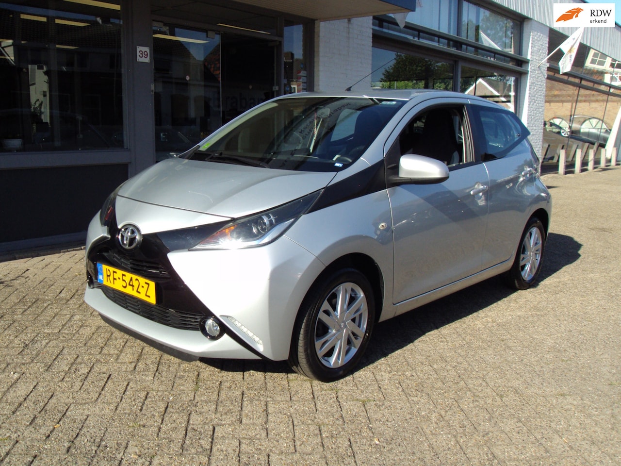 Toyota Aygo - 1.0 VVT-i x-wave 1.0 VVT-i x-wave - AutoWereld.nl