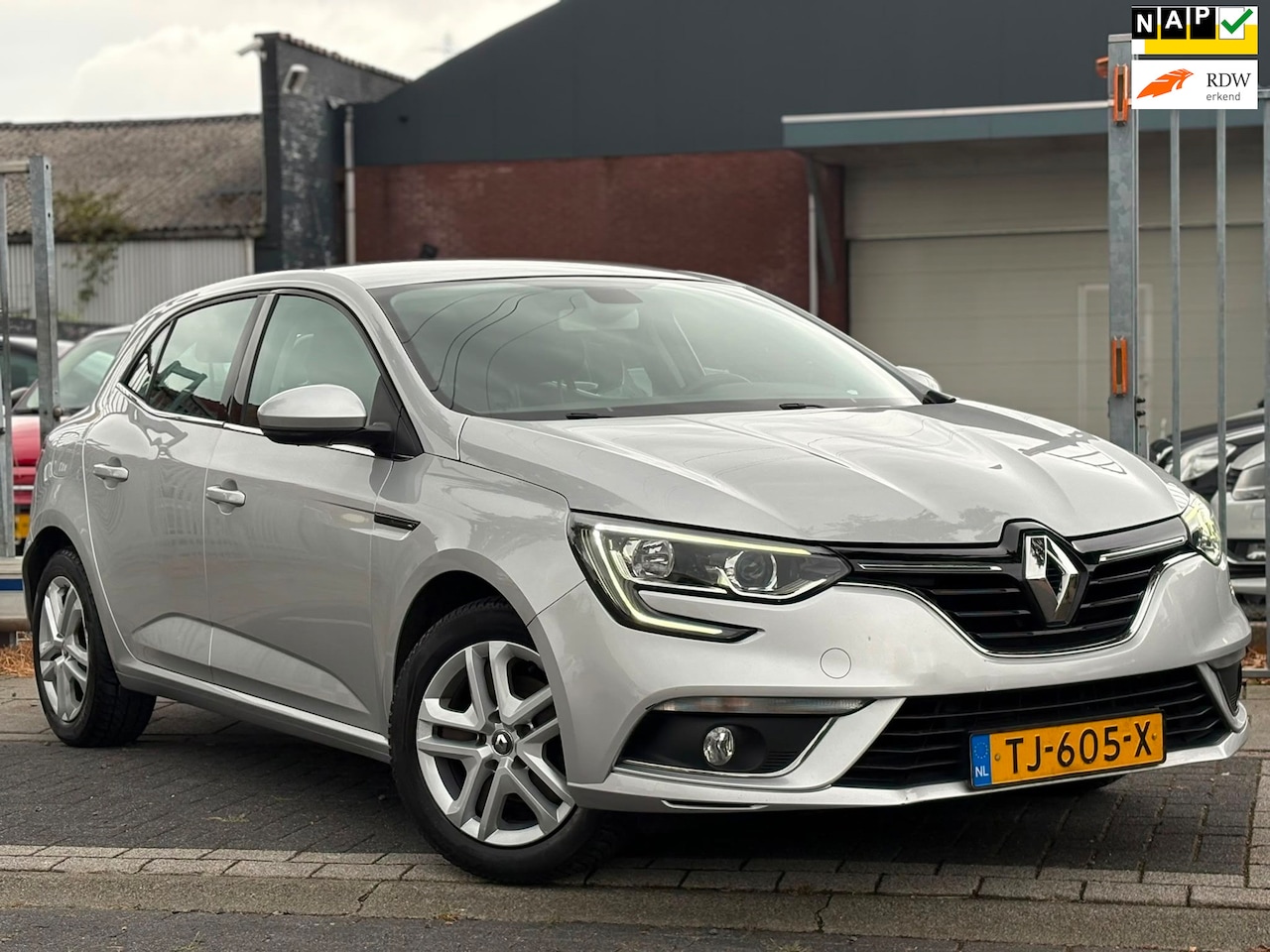 Renault Mégane - 1.3 TCe Zen | NWE D-Ketting | Navigatie | Trekhaak | Apple CarPlay | - AutoWereld.nl