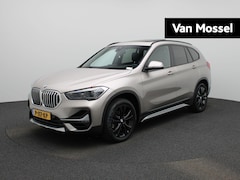BMW X1 - sDrive20i Business Edition Plus | Automaat | Stoel verwarming | Leder | Head up display |