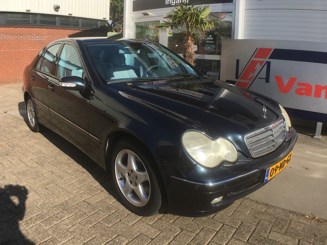 Mercedes-Benz C-klasse - 240 Elegance NL auto, afneembare trekhaak, volledige historie, nwe apk bij levering - AutoWereld.nl