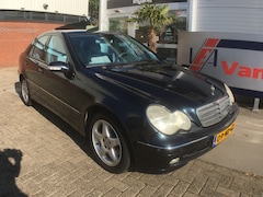 Mercedes-Benz C-klasse - 240 Avantgarde NL auto, afneembare trekhaak, volledige historie, nwe apk bij levering