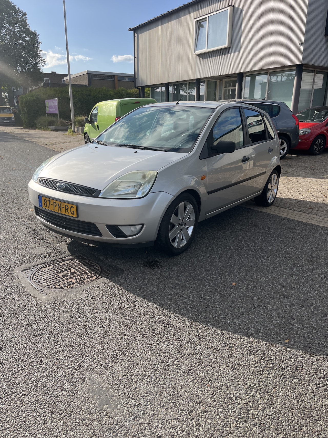Ford Fiesta - 1.3 Futura 5 Deurs,Airco. Goed rijdende en volledig onderhouden Fiesta met een nieuwe Apk - AutoWereld.nl
