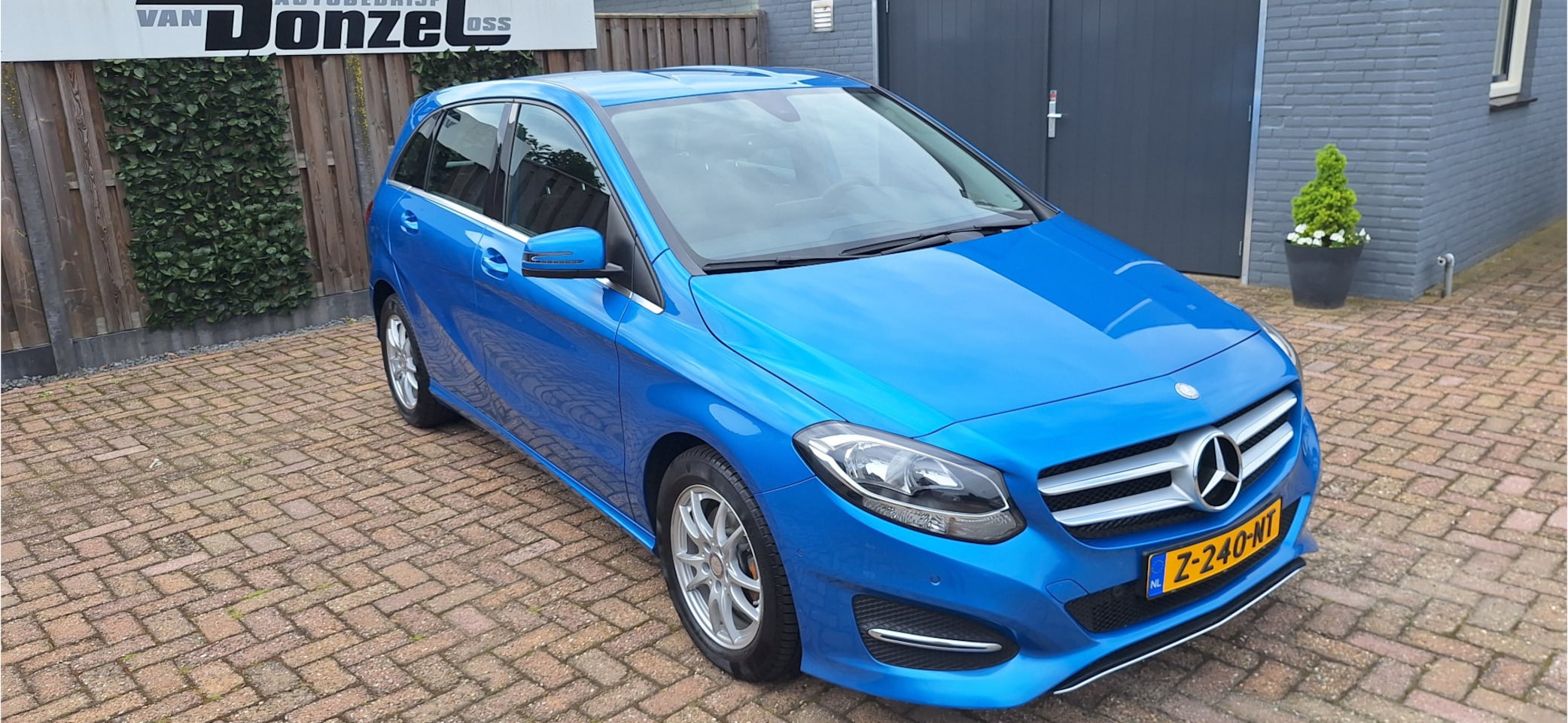 Mercedes-Benz B-klasse - 180 Ambition NAVIGATIE + AIRCO . - AutoWereld.nl