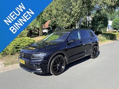Volkswagen Tiguan - 2.0 TSI 4Motion 220PK DSG R-Line•Pano•Trekhaak