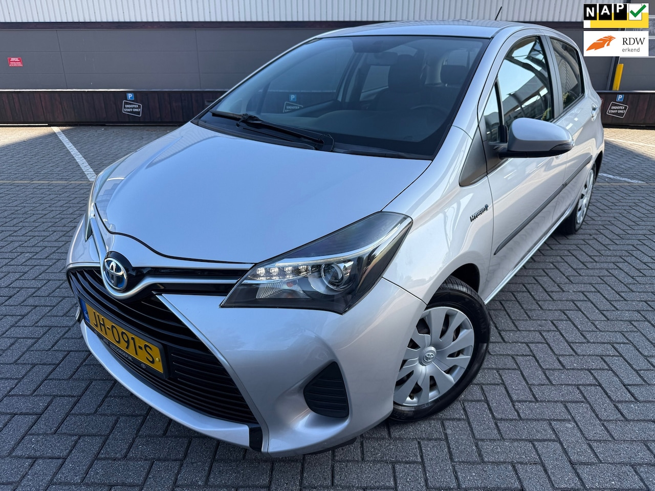 Toyota Yaris - 1.5 Hybrid Aspiration*1eEigenaar*Trekhaak*Camera*NAVI*Climat-Airco*Cruise*NAP*APK - AutoWereld.nl