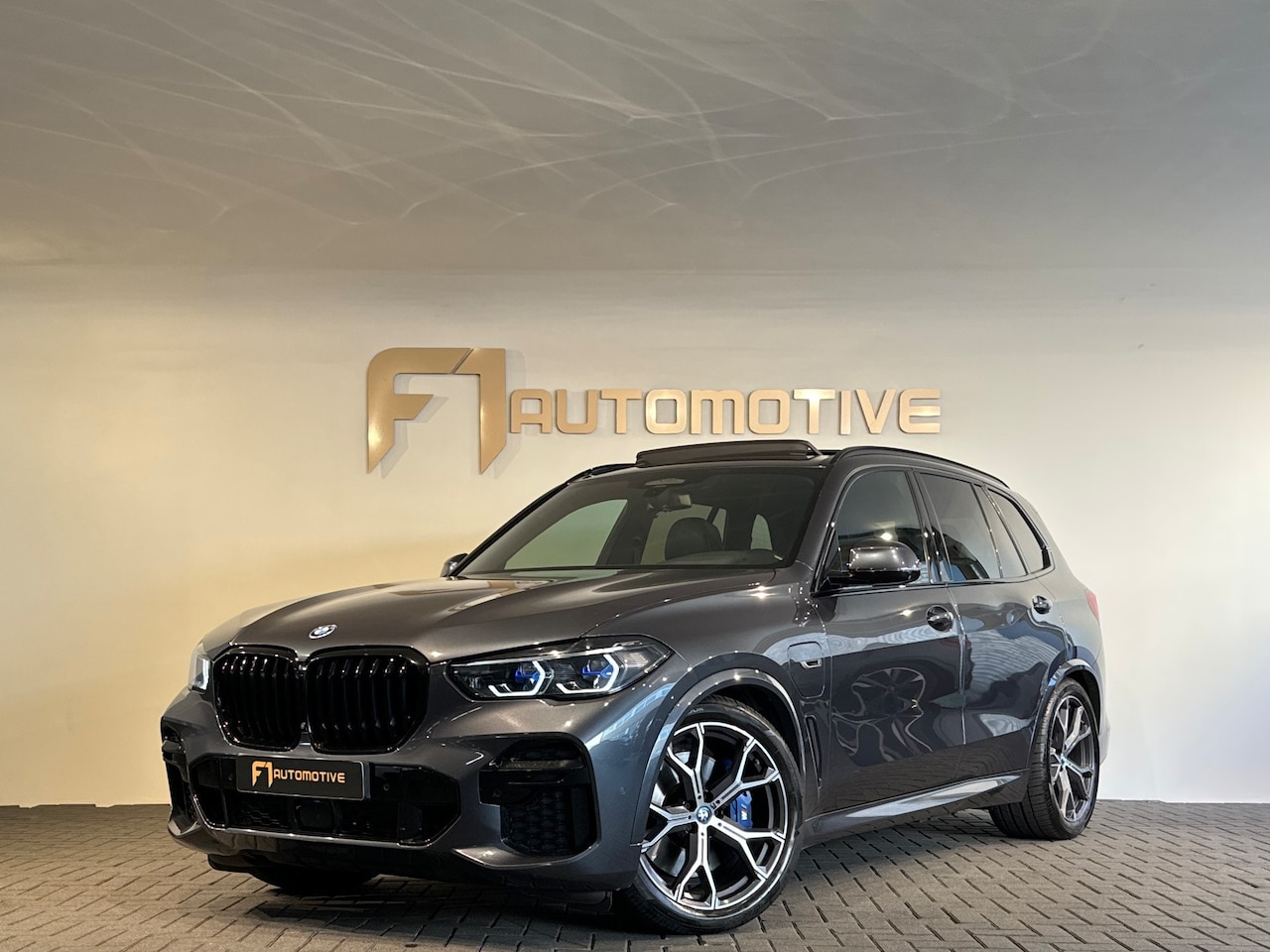 BMW X5 - XDrive45e High Executive Pano|Softclose|Massage|BlindSpot|Sfeer - AutoWereld.nl