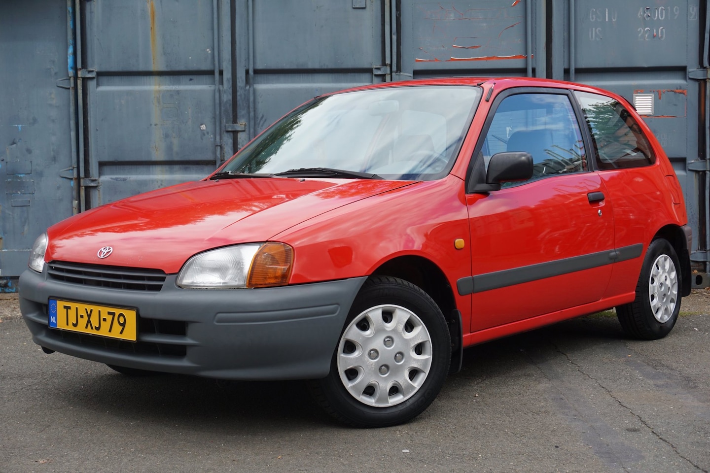 Toyota Starlet - 1.3-16V Black | Unieke Auto | Trekhaak | Nieuwstaat ! |APK 24-08-2027 - AutoWereld.nl