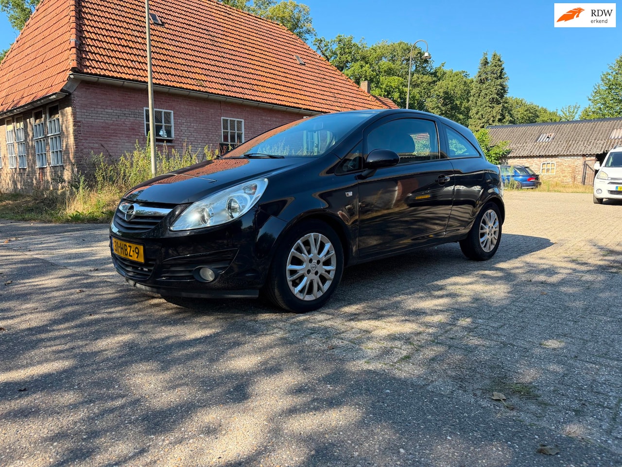 Opel Corsa - 1.4-16V Business AIRCO Nw APK Nw Dist. Ketting - AutoWereld.nl
