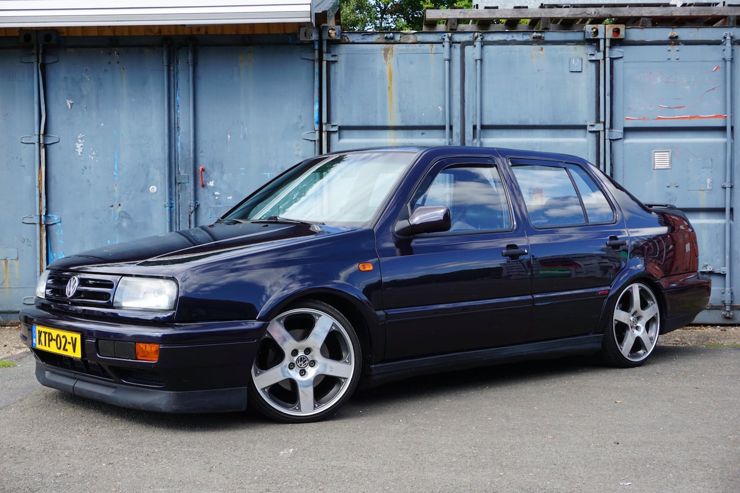 Volkswagen Vento - 2.8 VR6 | Leer | Schroefset | Custom uitlaat | MFA | APK 31-07-2027 - AutoWereld.nl