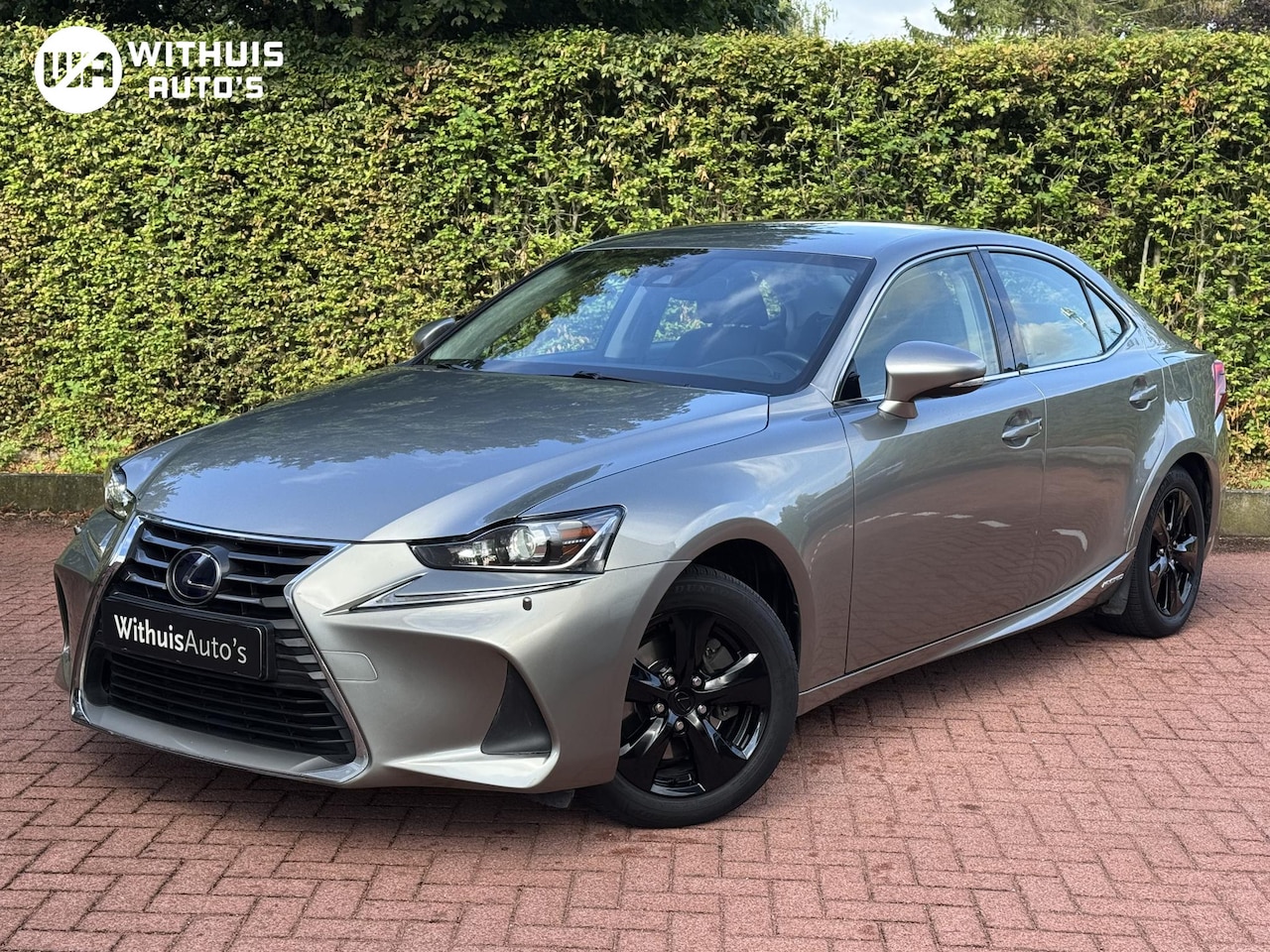 Lexus IS - 300h Hybrid Business Line 300h Hybrid Business Line (NIEUWE BEURT LEXUS) - AutoWereld.nl