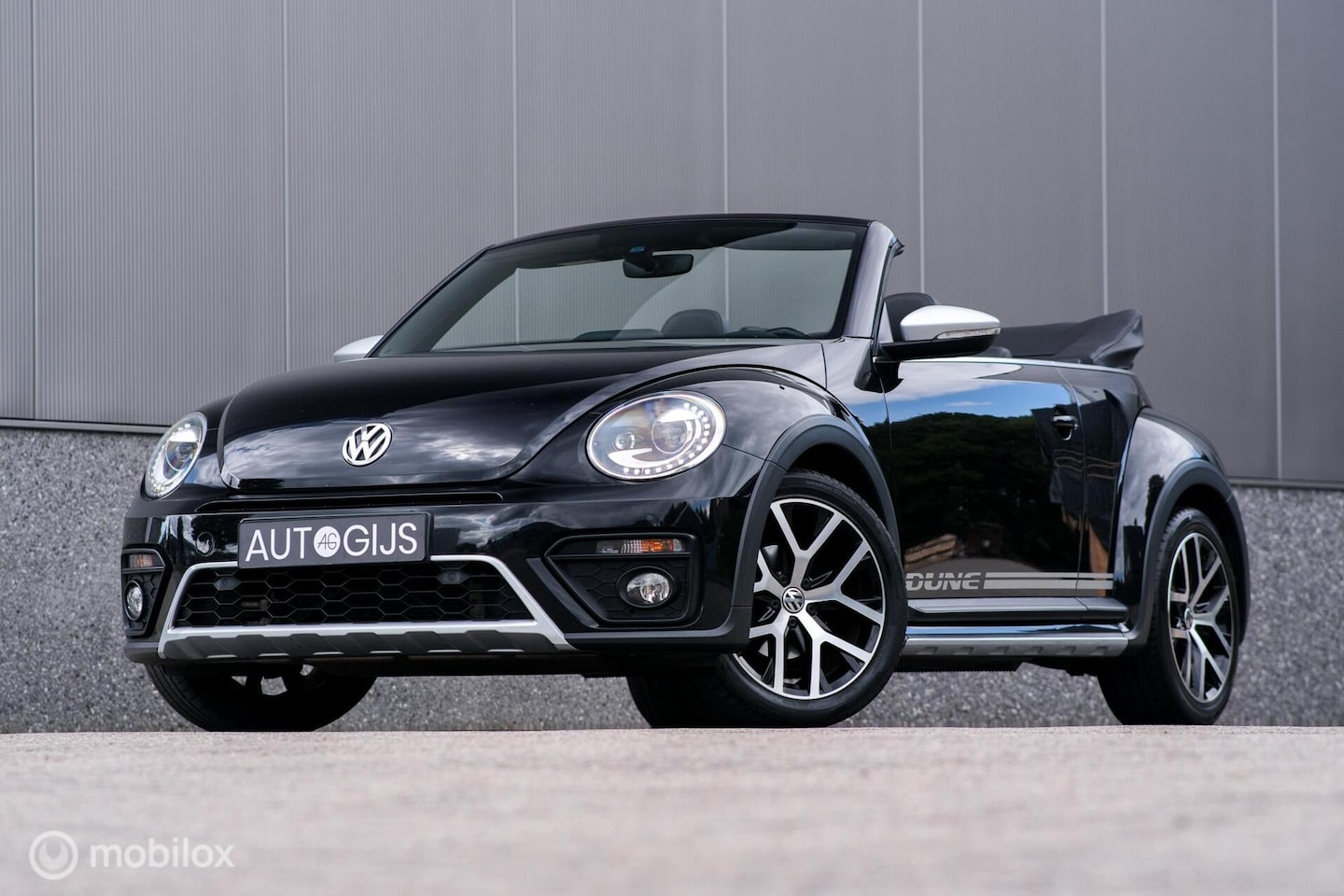 Volkswagen Beetle Cabriolet - 1.4 TSI Dune | Camera | Leder | LED | Xenon | PDC | Vol opties | Bluetooth | rijklaar | - AutoWereld.nl