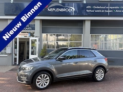 Volkswagen T-Roc - 1.5 TSI Sport Business R Automaat, navi, Trekhaak, Stoelverwarming, 18Inch Bj 2019 Hoge Zi