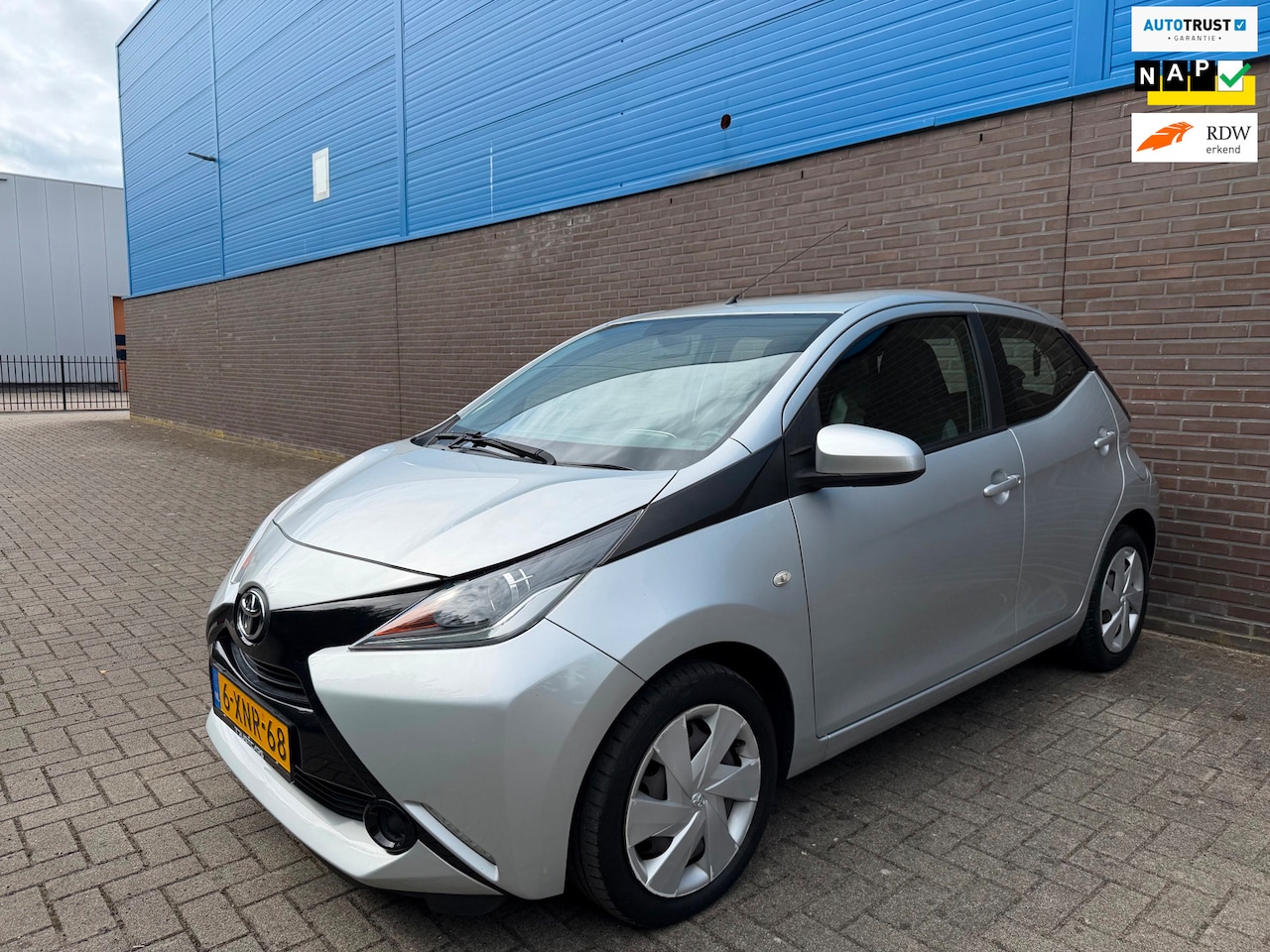 Toyota Aygo - 1.0 VVT-i x-play | Automaat | Camera | Airco | LED | Multifunctioneel Stuurwiel | Multimed - AutoWereld.nl