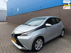 Toyota Aygo - 1.0 VVT-i x-play | Automaat | Camera | Airco | LED | Multifunctioneel Stuurwiel | Multimed
