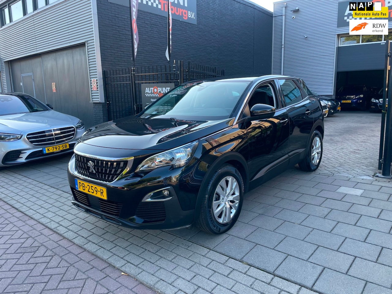 Peugeot 3008 - 1.2 PureTech Blue Lease Executive 2e Eigenaar! Airco NAP APK - AutoWereld.nl