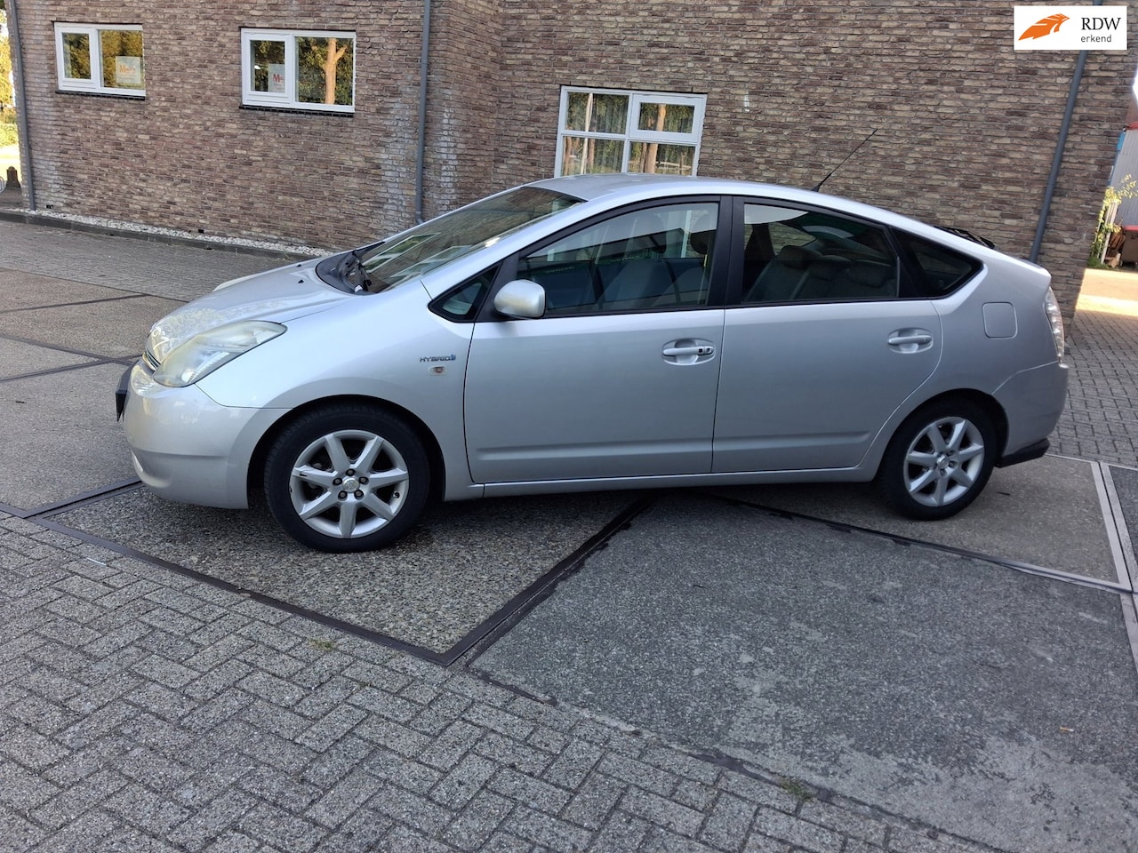 Toyota Prius - 1.5 VVT-i Tech Edition 1.5 VVT-i Tech Edition - AutoWereld.nl