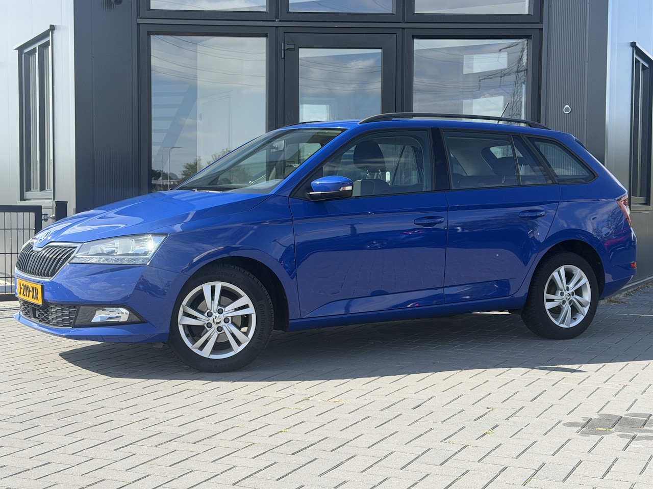 Skoda Fabia Combi - 1.0 TSI Ambition Airco | Cruise | Nav | Carplay - AutoWereld.nl