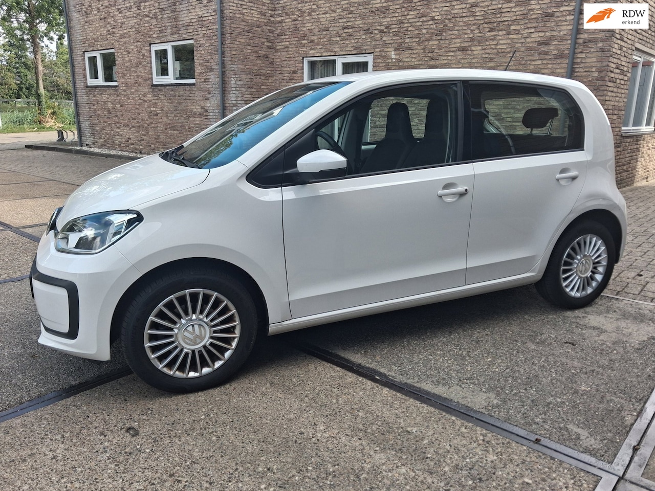 Volkswagen Up! - 1.0 BMT move up! 1.0 BMT move up! ((( 6 maanden garantie ))) - AutoWereld.nl