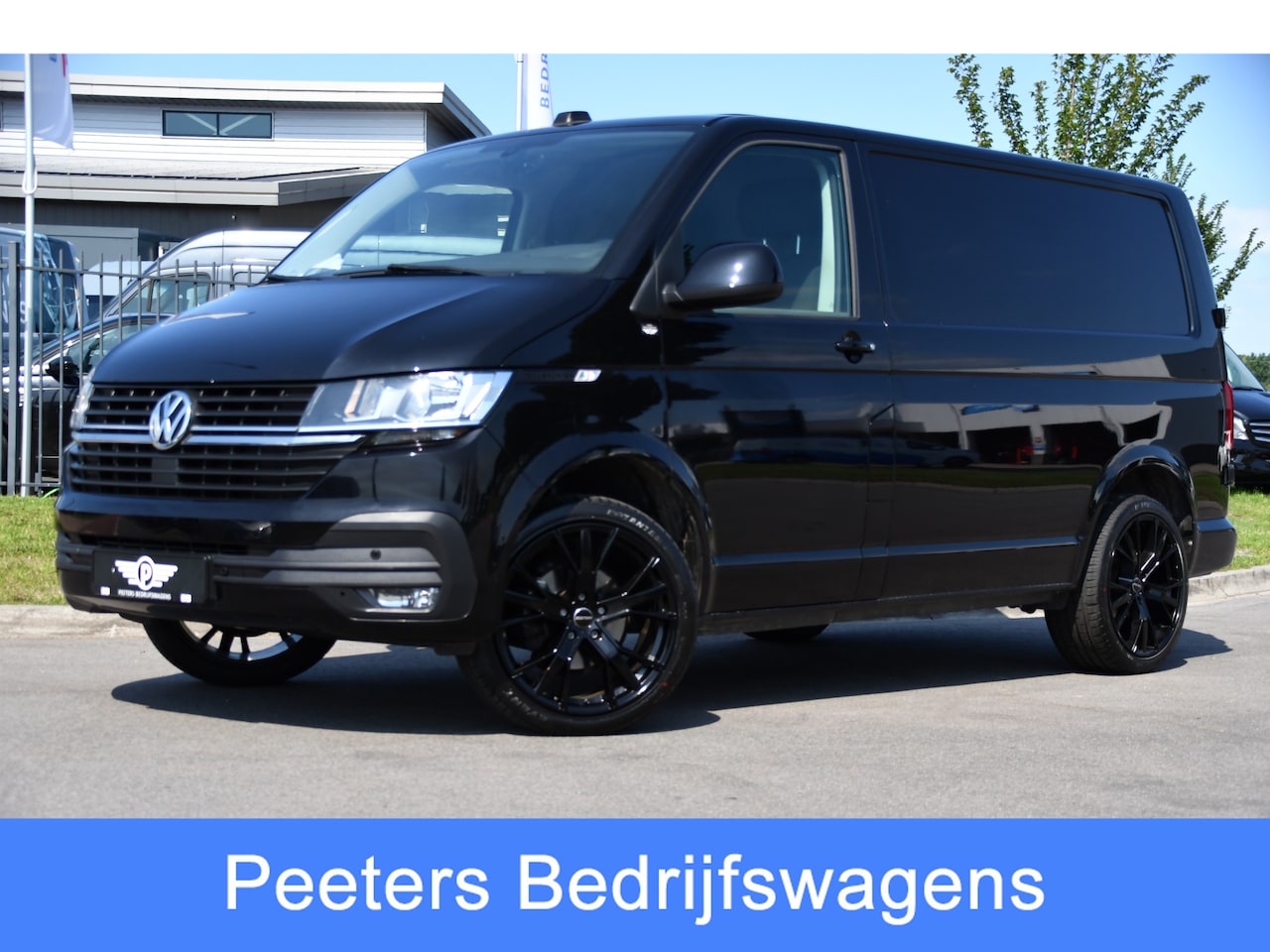 Volkswagen Transporter - 2.0 TDI L1H1 30 Black Edition Camera, Cruise, Caprlay, 150pk, automaat, Multimedia, Trekha - AutoWereld.nl