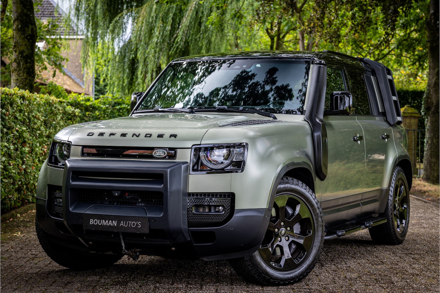 Land Rover Defender 110 - 2.0 P400e 110 X-Dynamic HSE Koelbox Lier Head Up ACC Full PPF Meridian Surround - AutoWereld.nl