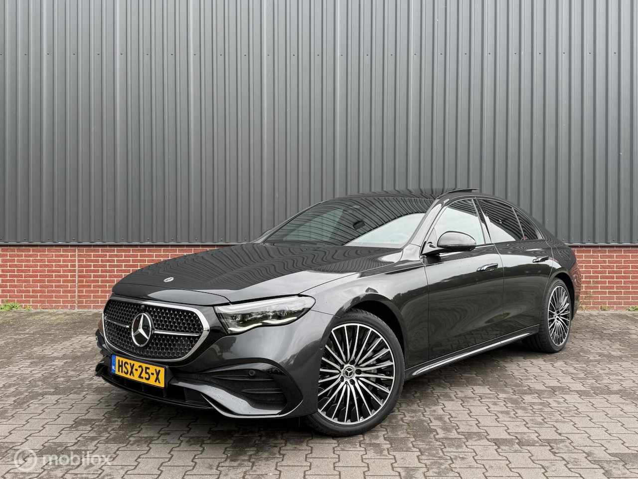 Mercedes-Benz E-klasse - E300 de 4MATIC AMG Line Pano Burmester 4D Head-up Adaptive Cruise 360 Camera - AutoWereld.nl