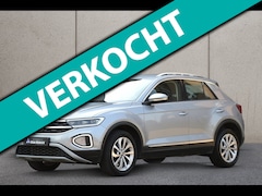 Volkswagen T-Roc - 1.5 TSI Style 150PK Automaat | ACC | Trekhaak | Keyless | Winterpakket
