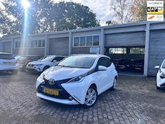 Toyota Aygo - 1.0 VVT-i x- Navi/ Camera/ Airco/ NAP Garantie
