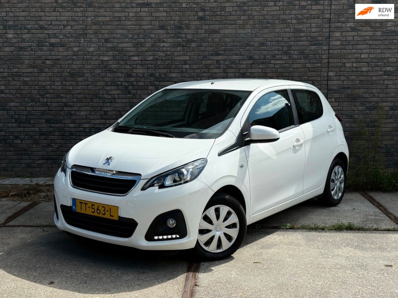Peugeot 108 - 1.0 e-VTi Active TOP! Carplay Airco - AutoWereld.nl