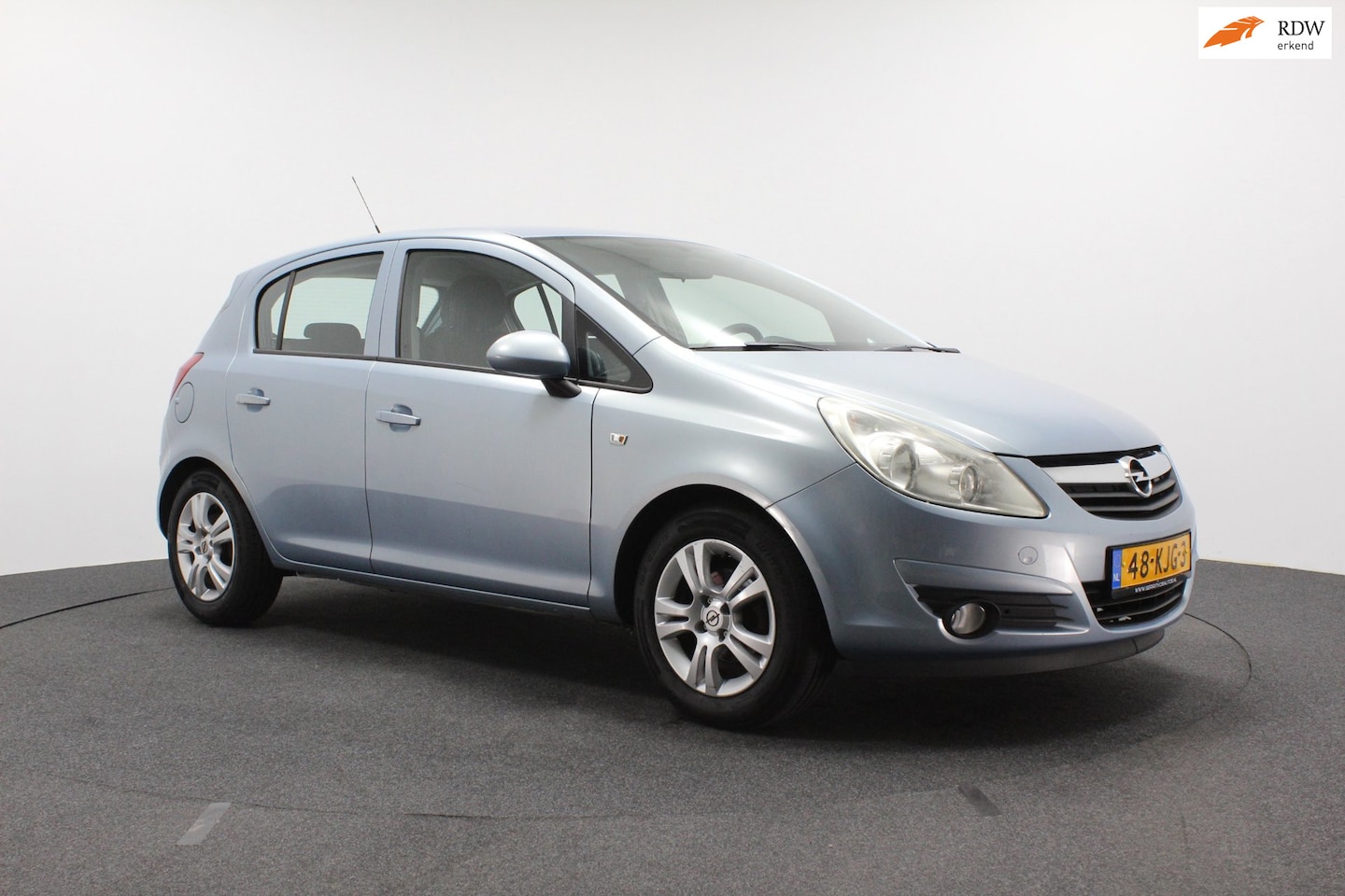 Opel Corsa - 1.4-16V Edition | Trekhaak | Sportvelgen | Elektrische ramen - AutoWereld.nl
