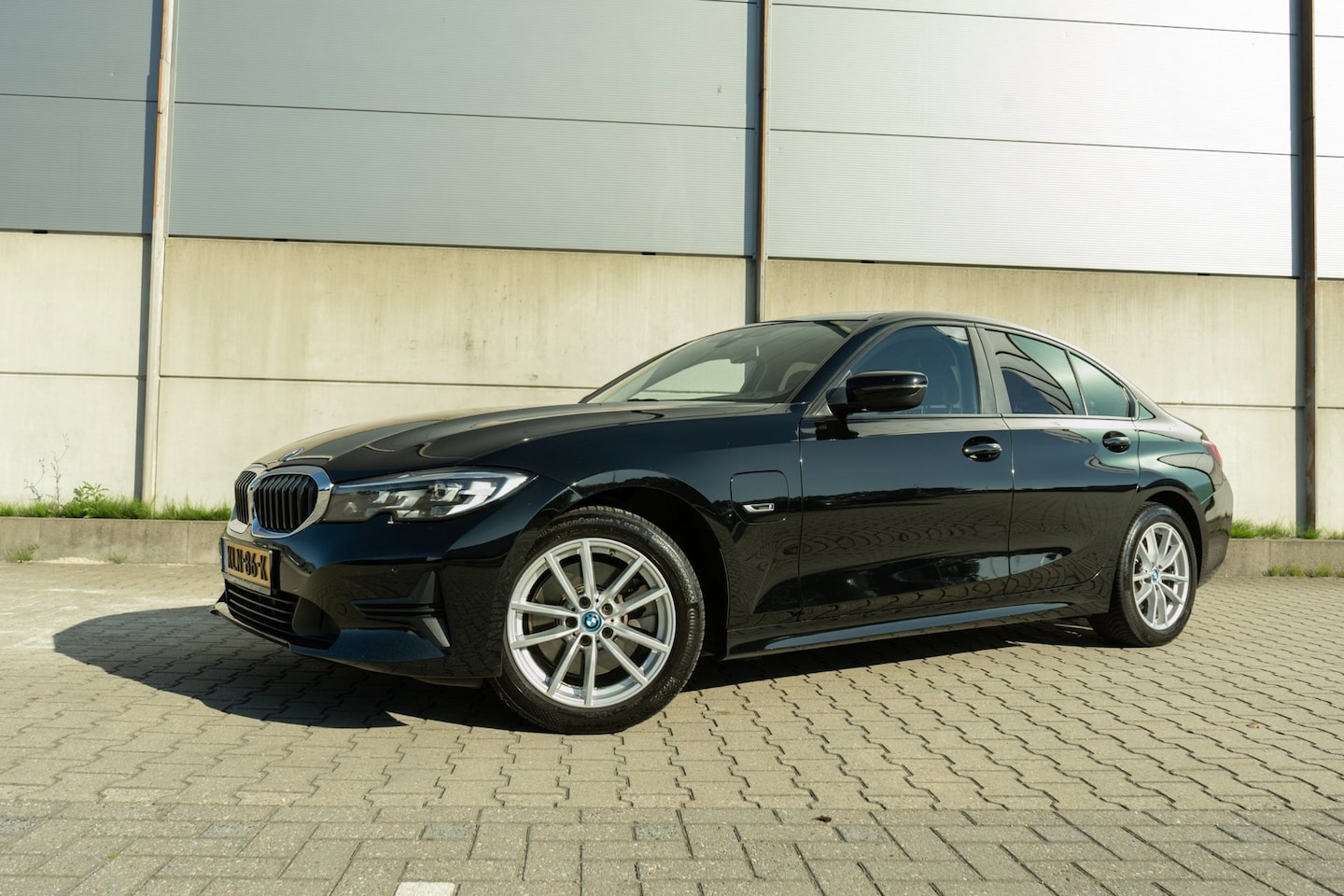 BMW 3-serie - 320e - LED - Stoelverwarming - AutoWereld.nl