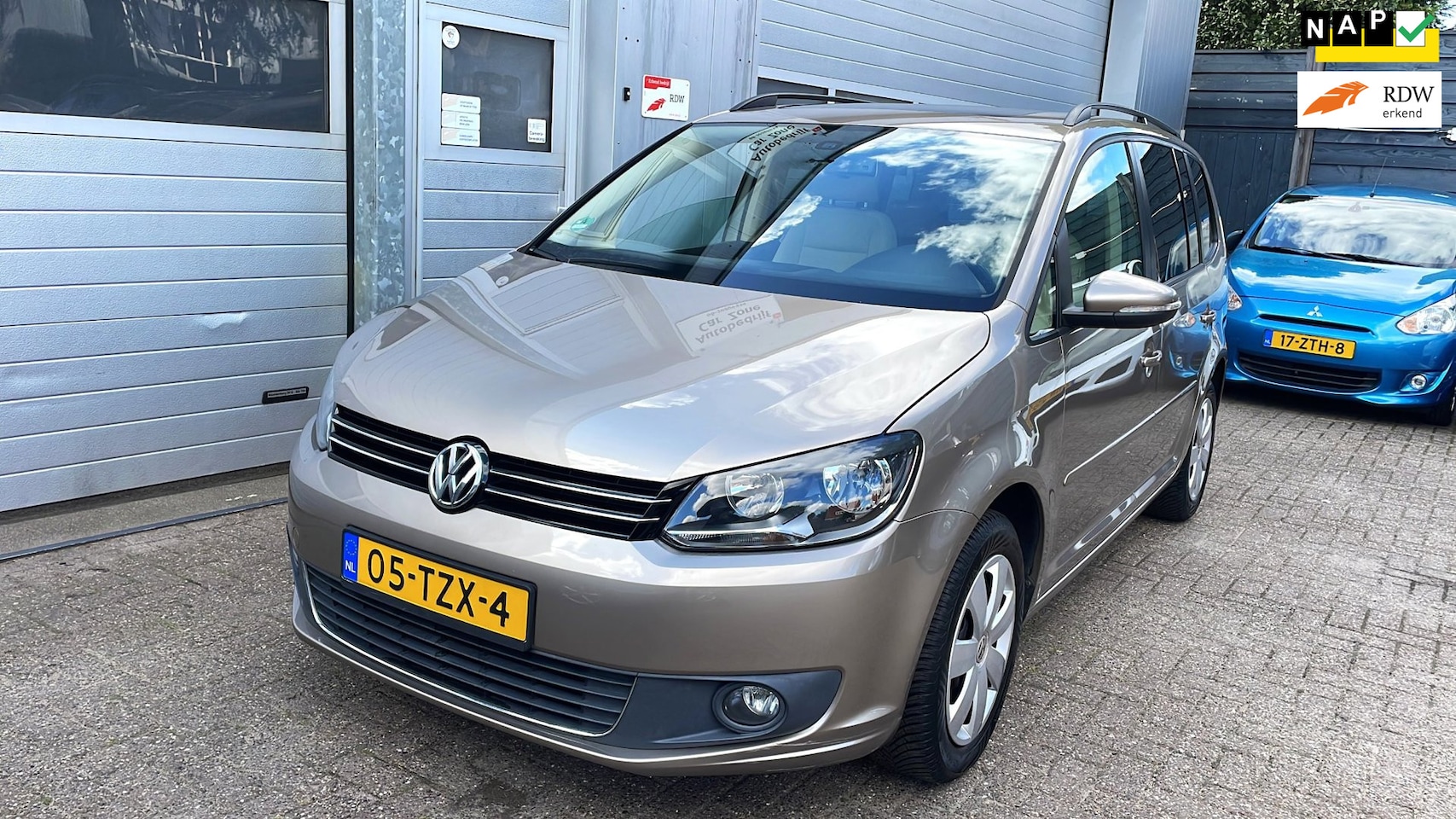 Volkswagen Touran - 1.4 TSI Comfortline-NAP-Schuifdak-Trekhaak - AutoWereld.nl