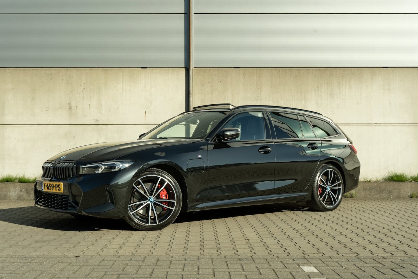 BMW 3-serie Touring - 320e M Sport - Pano - camera - AutoWereld.nl