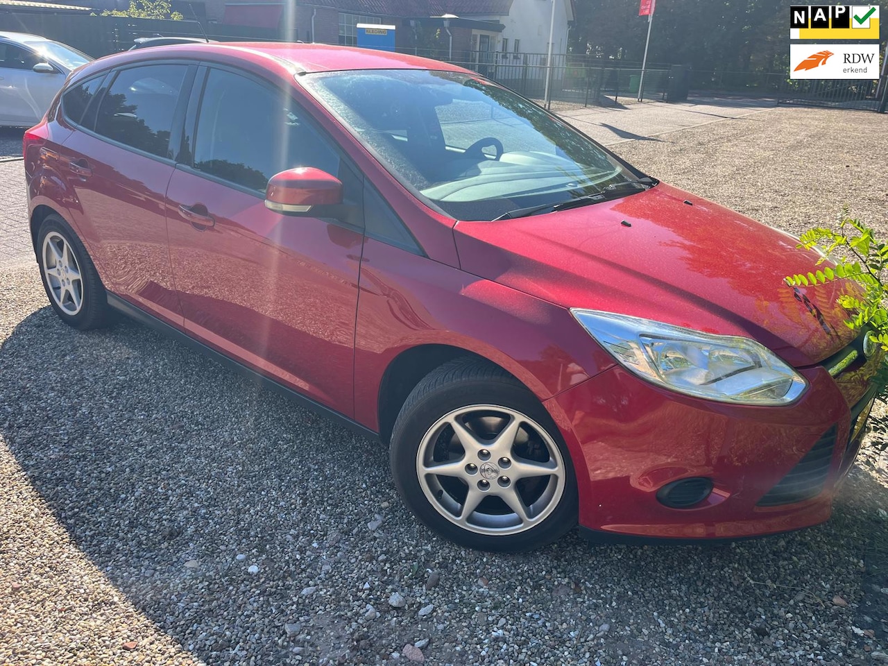 Ford Focus - 1.0 EcoBoost Trend 5-deurs AIRCO/cruise - AutoWereld.nl