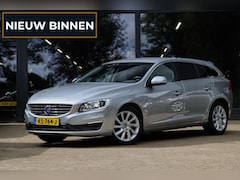 Volvo V60 - 2.0 T3 Momentum | Leder | Bi-Xenon | 66.000 km | Dealeronderhouden