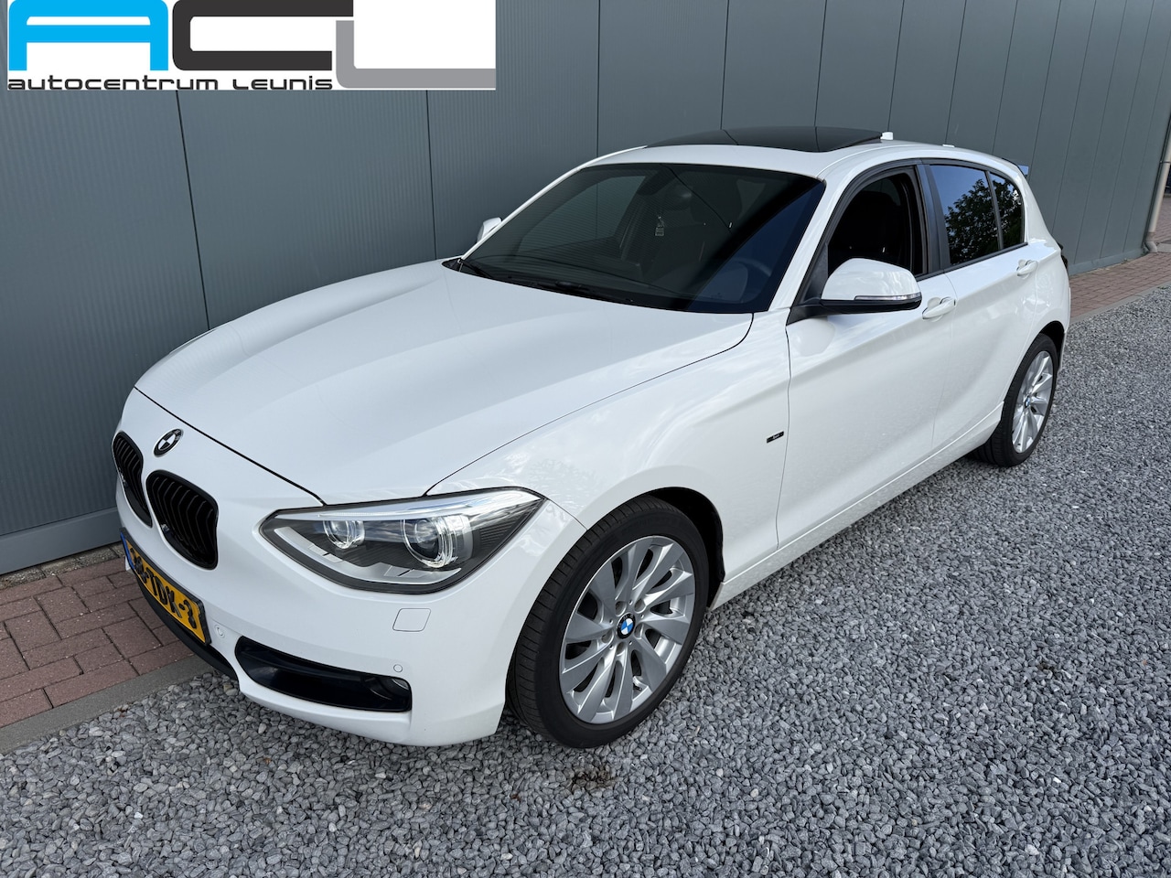 BMW 1-serie - 118i 170pk Executive Sportline 5-drs - AutoWereld.nl