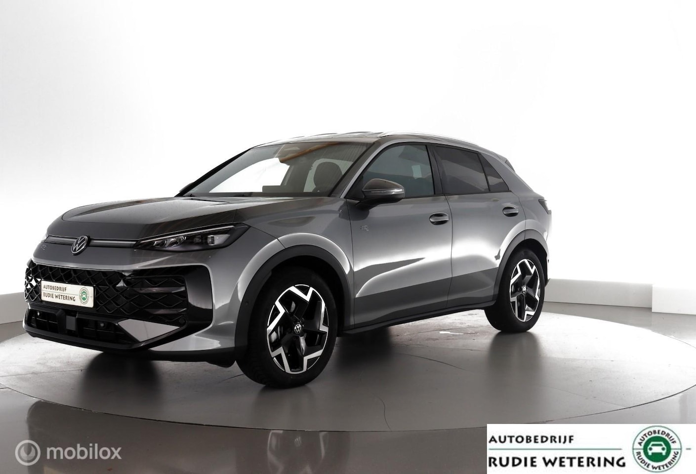 Volkswagen T-Roc - 1.5 eTsi 150PK R-Line First Edition trekhaak|1/2leer|stoelverw.|nav|IQ-led|lmv18 - AutoWereld.nl
