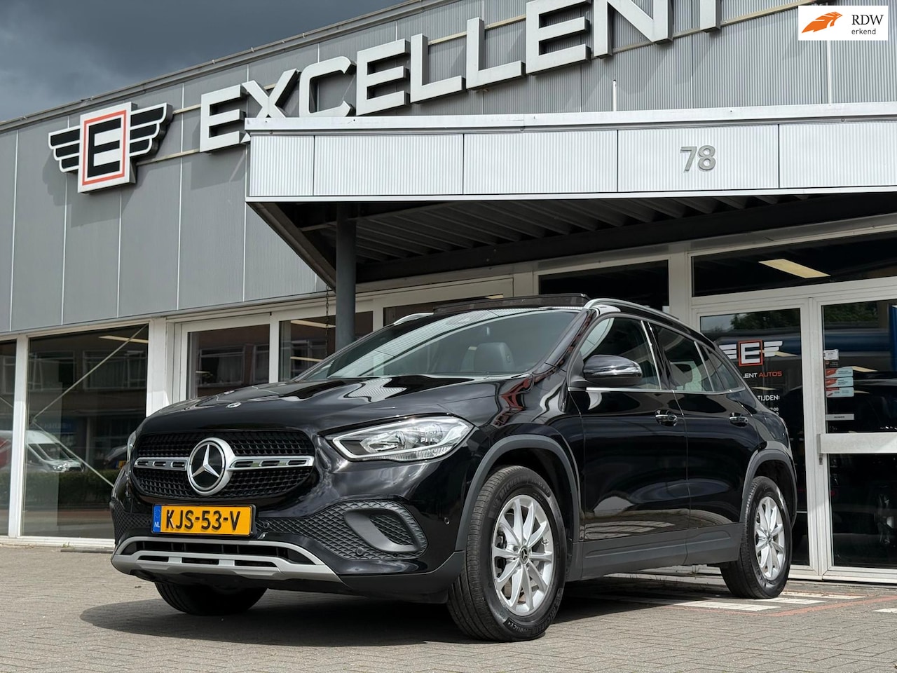Mercedes-Benz GLA-Klasse - 250 e Style | Panoramadak | Leder - AutoWereld.nl
