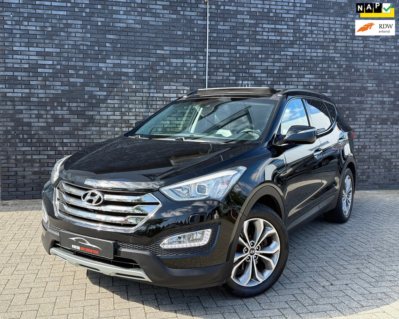 Hyundai Santa Fe - 2.4i GDI 4WD i-Catcher 7p Aut|Panorama|Full Option|2000kg,Trekhaak|Camera - AutoWereld.nl