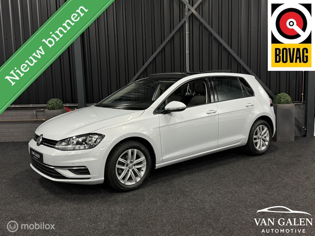 Volkswagen Golf - TSI Highline PANO|KEYLESS|LED|PARELMOER! - AutoWereld.nl