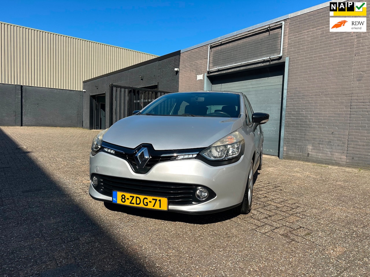 Renault Clio - 1.5 dCi ECO Expression Airco Cruise Navi PDC LM-Wielen APK NAP. - AutoWereld.nl