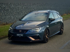 SEAT Leon Sportstourer - CUPRA R ST 300 | Brembo - Carbon - Pano - Beats