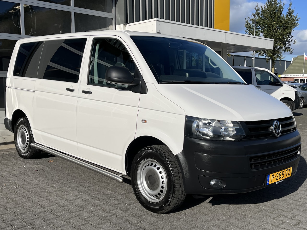 Volkswagen Transporter Kombi - 2.0 TDI 140 pk DSG Automaat L1H1 BM 20 stuks op Voorraad !!! BTW en BPM vrij Airco Cruise - AutoWereld.nl