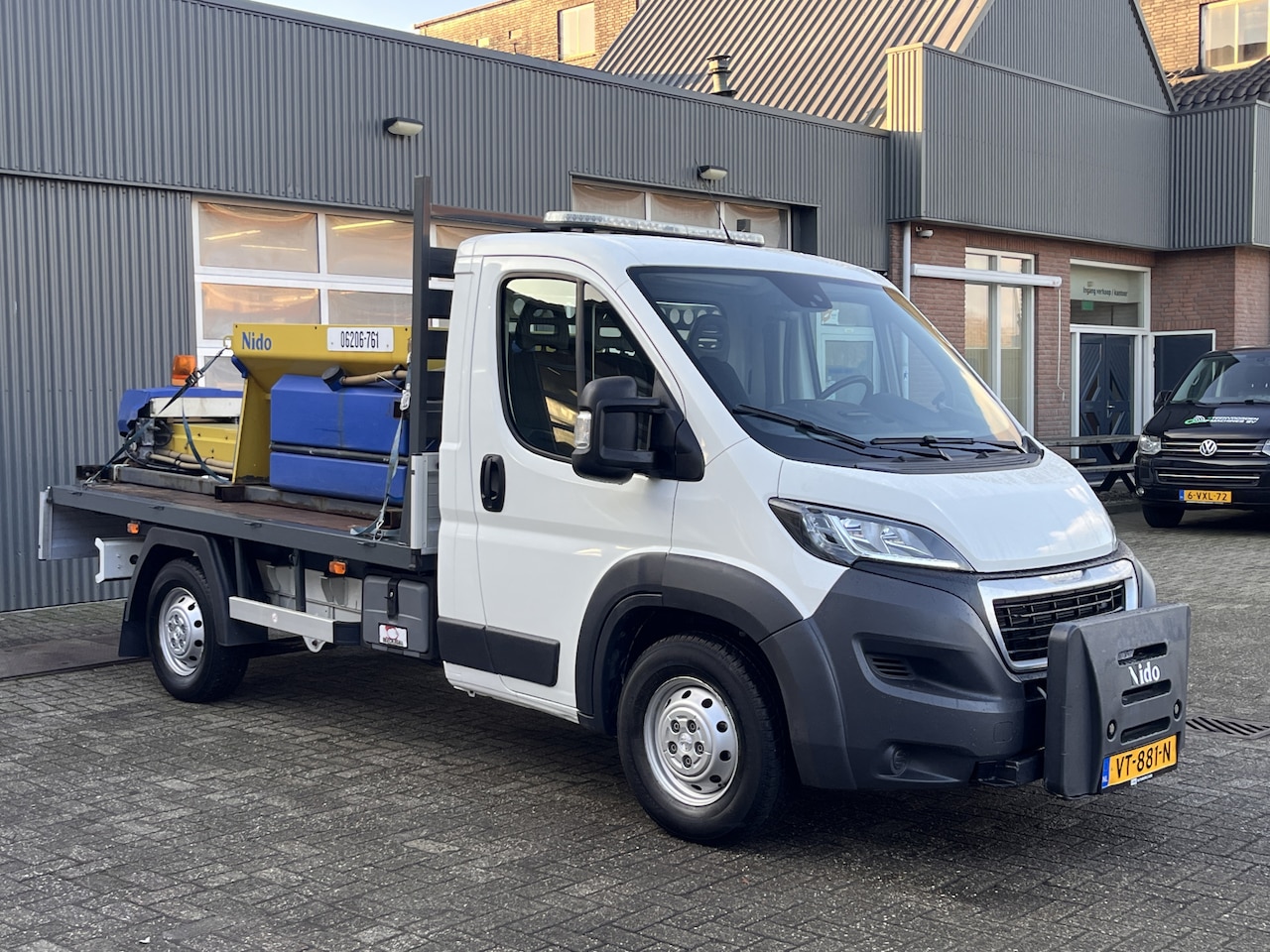Peugeot Boxer - 2.2 HDI Heavy Winterdienst Zoutstrooier Nido Open laadbak Airco Trekhaak Open laadbak Nido - AutoWereld.nl