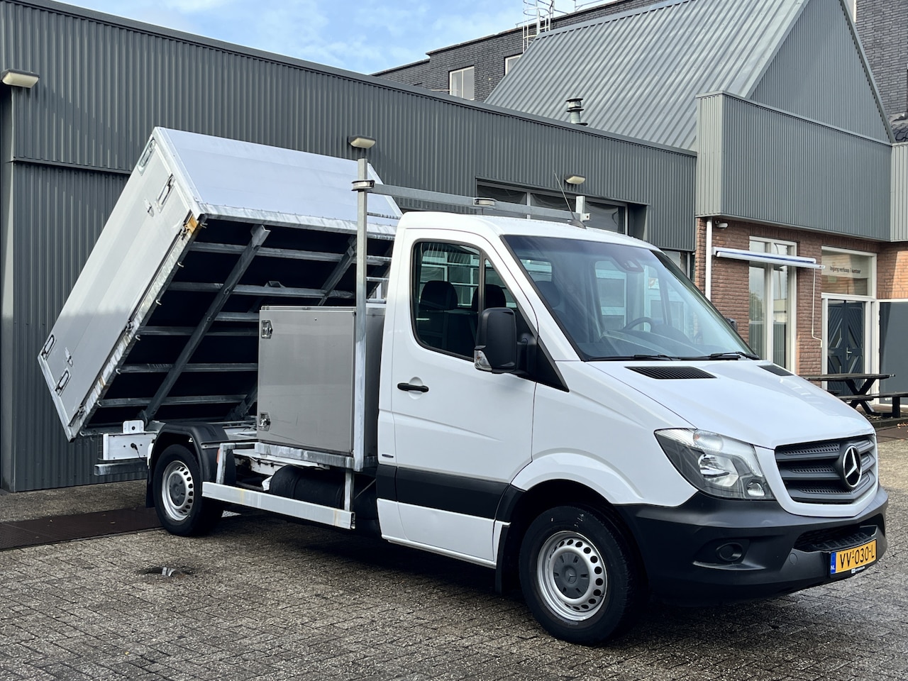 Mercedes-Benz Sprinter - 316 1.8 NGT 366 CNG en Benzine 157pk Automaat Pick-up Open laadbak Kipper Gereedschapskist - AutoWereld.nl
