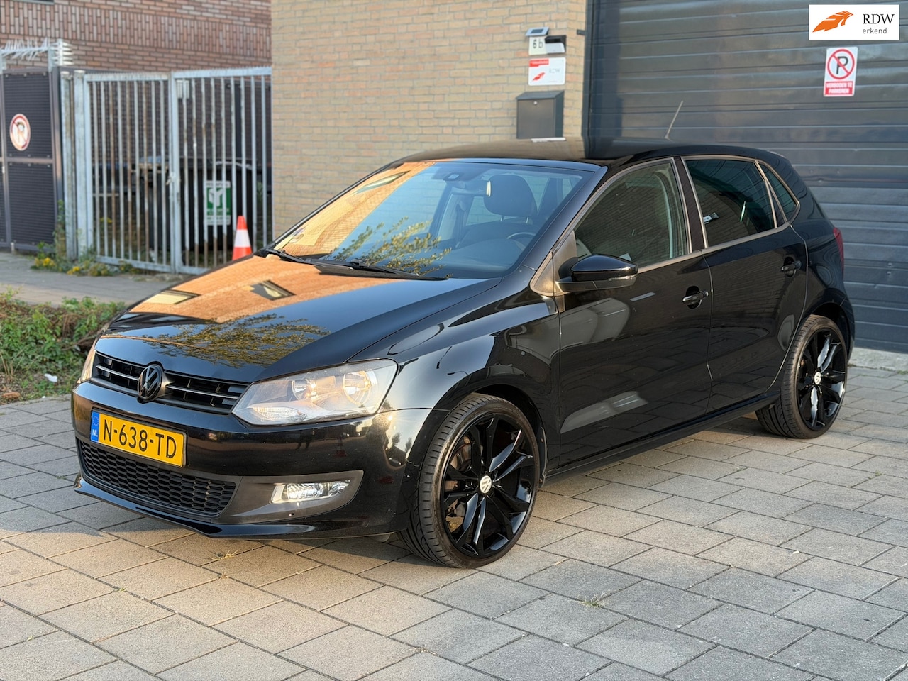 Volkswagen Polo - 1.2-12V Highline Apk Clima stoelverwarming PDC Apple CarPlay - AutoWereld.nl